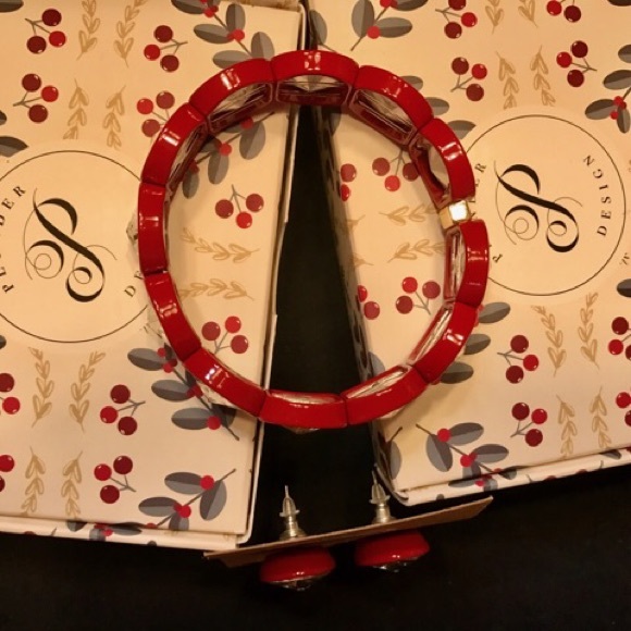 Plunder Matching Set/New:  Frosty Earrings & St. Nick Bracelet. - Picture 7 of 8